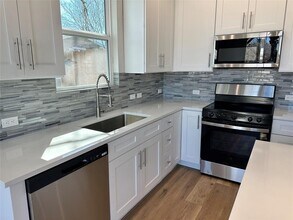 1115 Neches St in Lockhart, TX - Building Photo - Building Photo