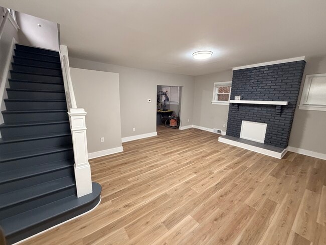 1107 Illinois Ave in Pittsburgh, PA - Building Photo - Building Photo