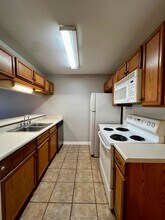 2738 W Tharpe St in Tallahassee, FL - Building Photo - Building Photo