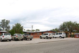 1302-1308 N Venice Ave in Tucson, AZ - Foto de edificio - Building Photo