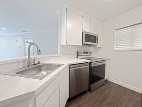 9730 Mesa Springs Way in San Diego, CA - Building Photo - Building Photo