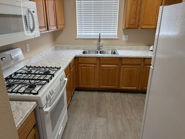 property at 4901 Chantilly Ave
