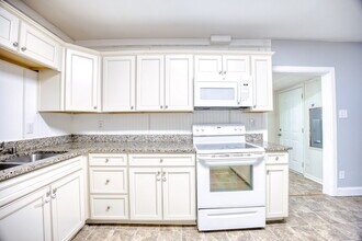 2423 Shafer St in Norfolk, VA - Building Photo - Building Photo