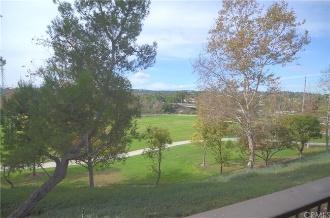 25541 Indian Hill Ln in Laguna Hills, CA - Building Photo - Building Photo
