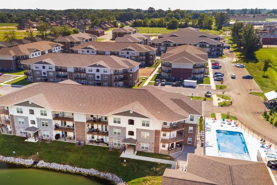 Bell Pointe Apartments in Newburgh, IN - Building Photo