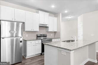 208 Harrison St in Calhoun, GA - Building Photo - Building Photo