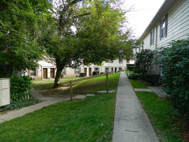 705 Bunker Hill Rd in Ashtabula, OH - Building Photo - Building Photo