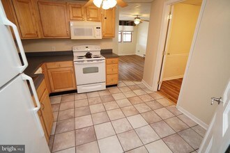 215 W Summit St-Unit -B in Mohnton, PA - Building Photo - Building Photo