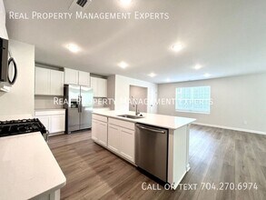 124 Dorian Pl in Troutman, NC - Building Photo - Building Photo