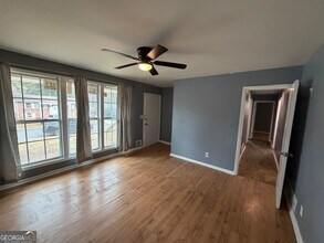 1364 Stoneham Ct in Atlanta, GA - Building Photo - Building Photo