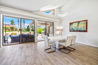 192 Kavenish Dr in Rancho Mirage, CA - Foto de edificio - Building Photo