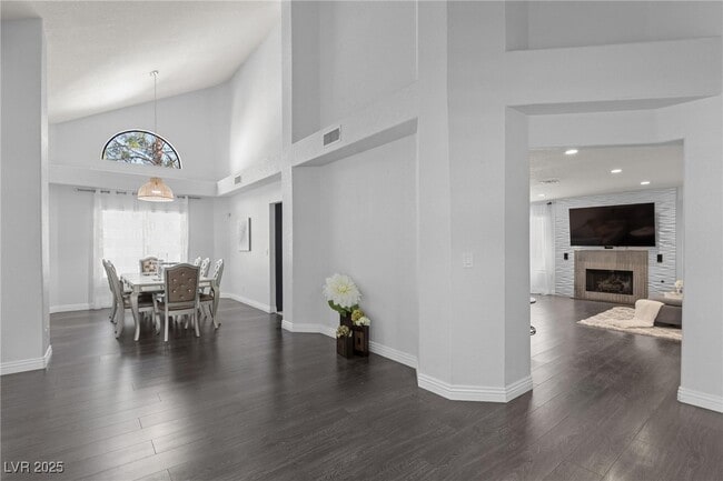 property at 2932 Whalers Cove Cir