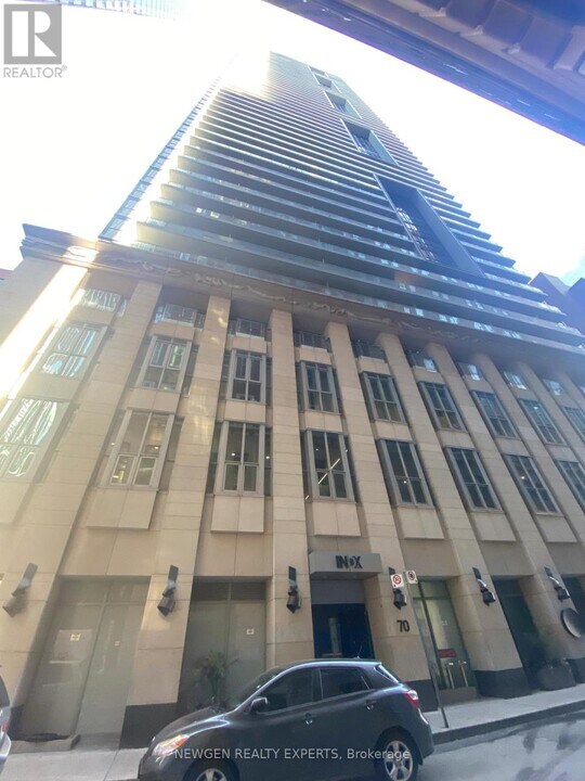 70 Temperance St in Toronto, ON - Building Photo