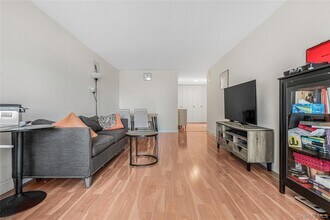 118-17 Union Tpke in Queens, NY - Building Photo - Building Photo