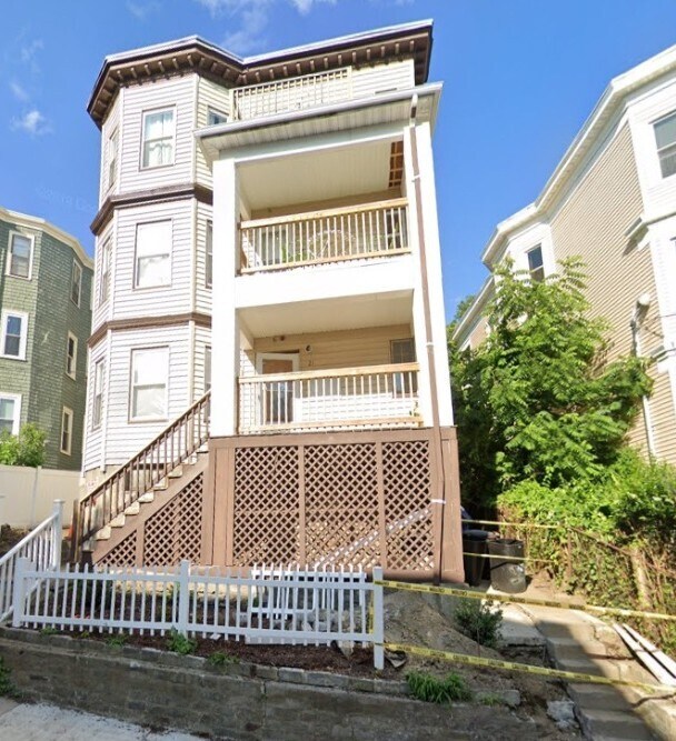 21 Rowell St, Unit 3