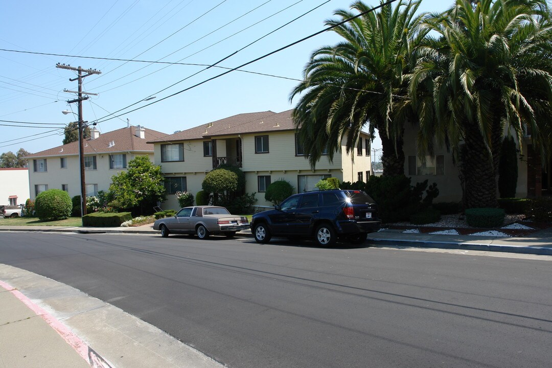 4325 Beresford in San Mateo, CA - Foto de edificio