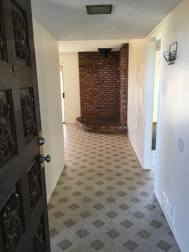 630 Kelly Dr in Barstow, CA - Building Photo - Building Photo