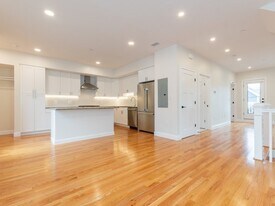 210 Adams St, Unit 3 in Waltham, MA - Building Photo