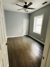 8841 S Muskegon Ave, Unit 2 in Chicago, IL - Building Photo - Building Photo