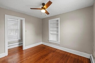 329 E Union St in Burlington, NJ - Building Photo - Building Photo