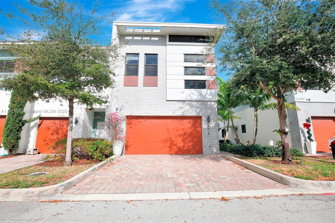 4429 NW 9th St. in Plantation, FL - Building Photo