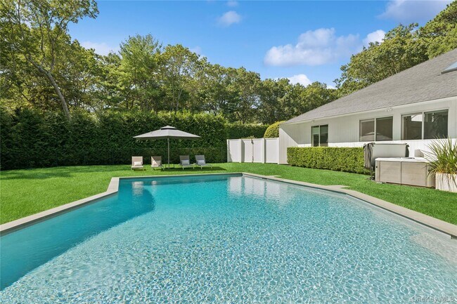 10 Lakewood Ln in Quogue, NY - Building Photo - Building Photo
