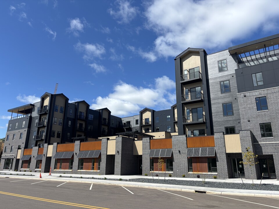 Cannery Square North in Eau Claire, WI - Building Photo