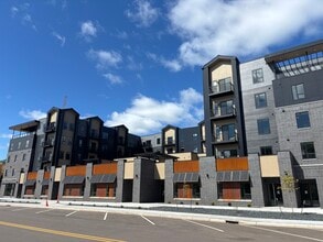 Cannery Square North in Eau Claire, WI - Foto de edificio - Building Photo