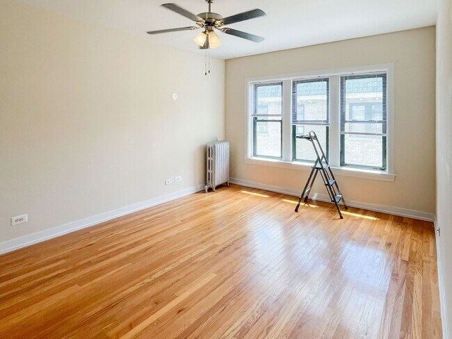 4845 N Wolcott Ave, Unit 3B in Chicago, IL - Building Photo - Building Photo