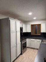 14011 Rolling Hills Ln in Dallas, TX - Building Photo