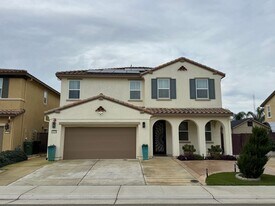 10154 Cosby Way in Elk Grove, CA - Building Photo