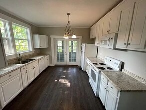 817 Buffalo St in Farmville, VA - Foto de edificio - Building Photo