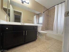 1820 Paprika Way in Henderson, NV - Foto de edificio - Building Photo