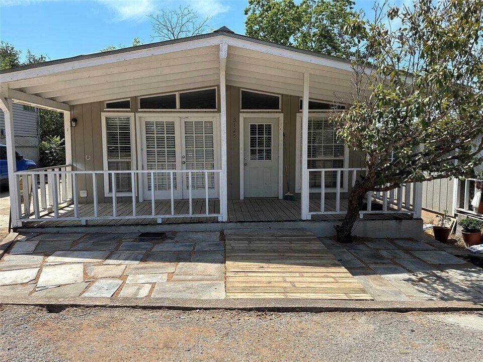 3125 Fritz Hughes Park Rd in Austin, TX - Building Photo