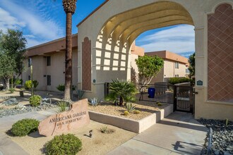 Americana Gardens in Palm Springs, CA - Foto de edificio - Building Photo