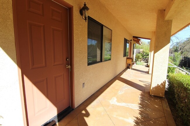 5235 El Camino Real in Atascadero, CA - Foto de edificio - Building Photo