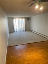 1 Lancelot Court in Salem, NH - Building Photo - Building Photo