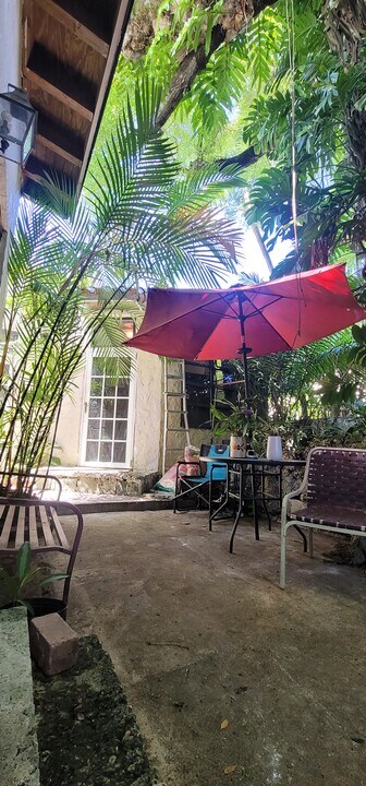 1245 Obispo Ave, Unit 1A in Coral Gables, FL - Building Photo