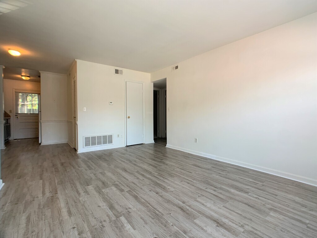 Collinwood South Apartments Newport News, VA Apartments