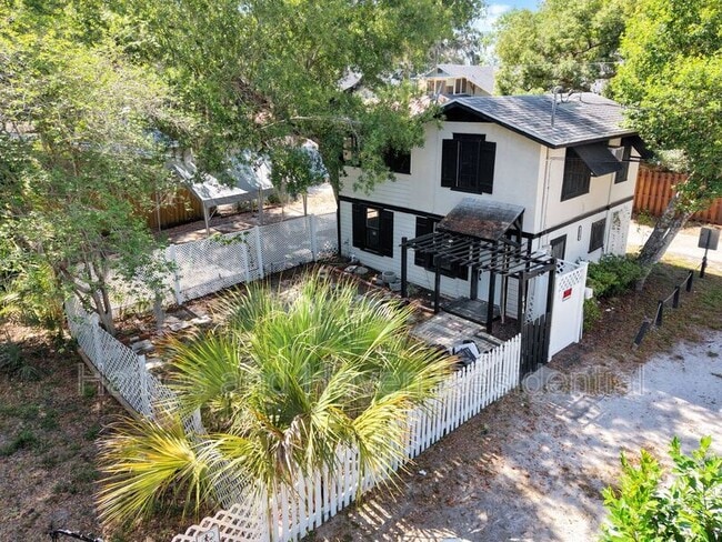 property at 658 Avenue B NW