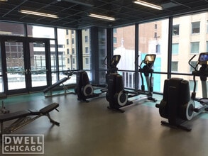 77 E Lake St, Unit 2 in Chicago, IL - Building Photo - Building Photo