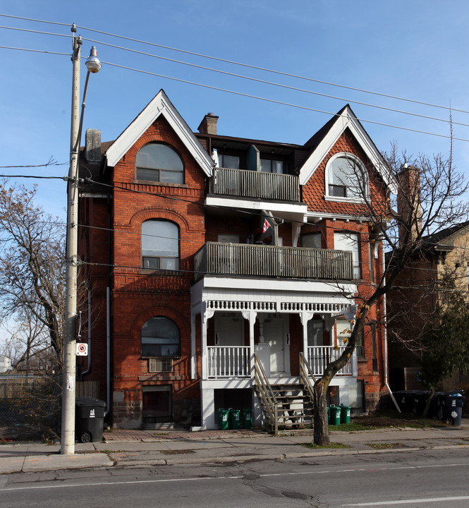 297-299 Sherbourne St in Toronto, ON - Building Photo