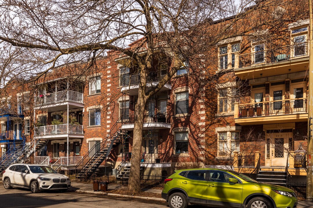 4219-4221 Chapleau St in Montréal, QC - Building Photo