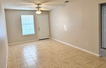 6903 Sea Turtle Cir in Navarre, FL - Building Photo - Building Photo