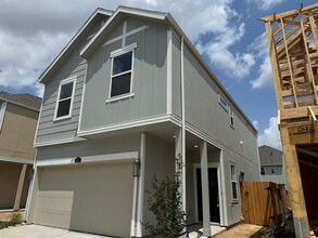 1914 Huntly Chase Dr in Houston, TX - Building Photo - Building Photo