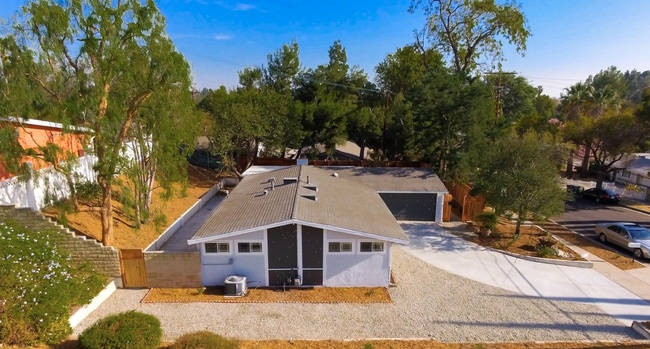 17138 Sunderland Dr in Los Angeles, CA - Building Photo - Building Photo