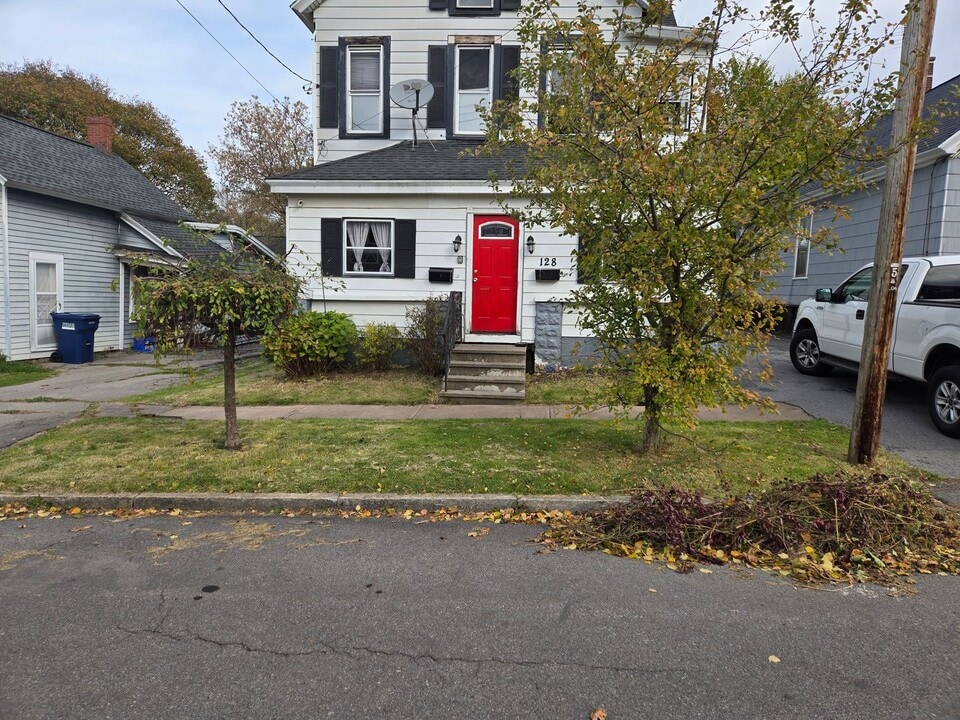 128 Dale St in Syracuse, NY - Building Photo