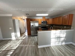 148 Carol Susan Ln in Fort Pierce, FL - Foto de edificio - Building Photo