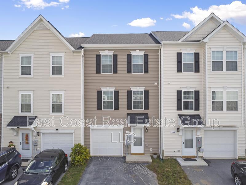 105 Natural Way in Martinsburg, WV - Building Photo