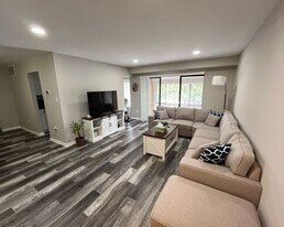 10218 Bushman Dr in Oakton, VA - Building Photo